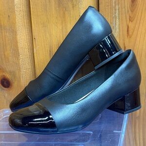 Clarks Classic Black Low Block Heel Pumps - Women's 7